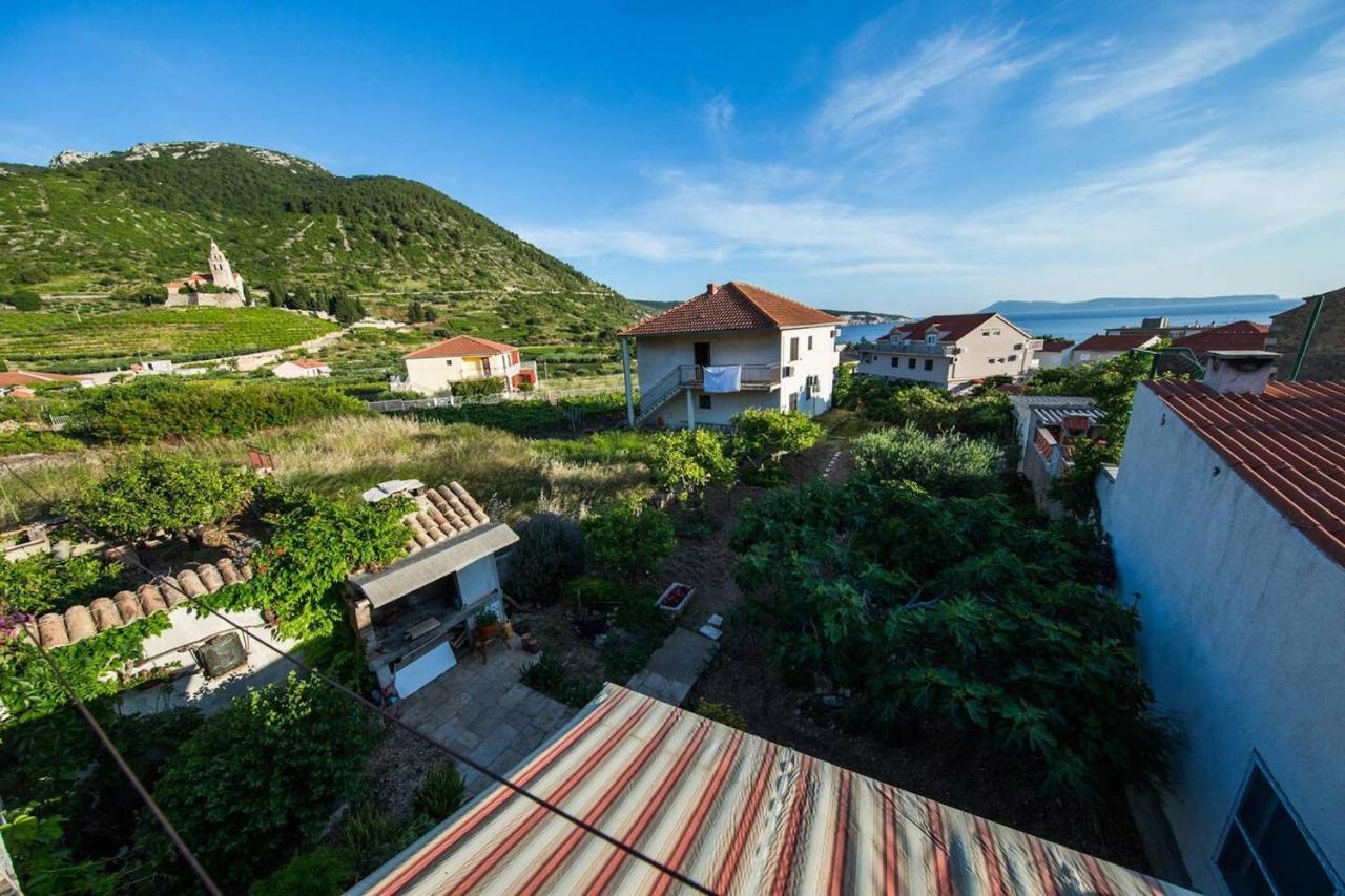 Garden Apartments Komiža Exterior foto